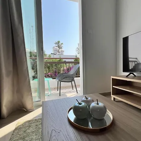 Margarita Gardens Two 1bed Flats 500m From Sea דירה Paphos